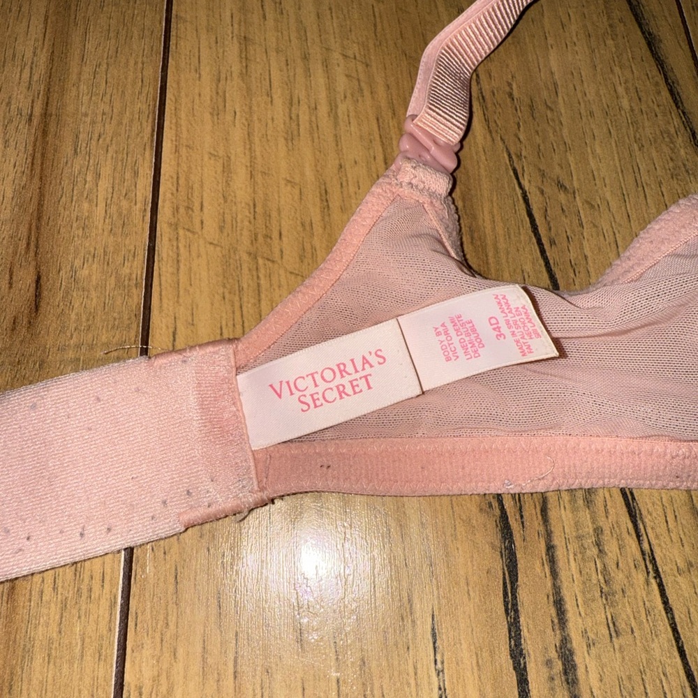 Peach Victoria’s Secret bra - Picture 4 of 6